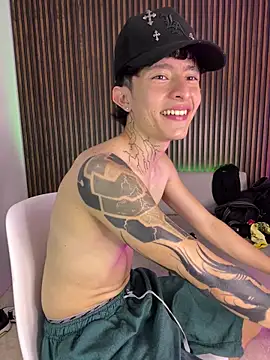 troy_rouge live sex cam