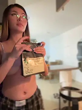 Your_Honeey live sex cam