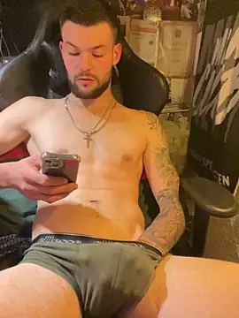 Mexxwell69 live sex cam