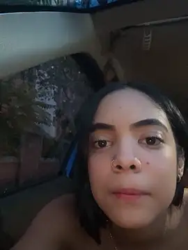 NAUGHTY_LITTLE_18 live sex cam