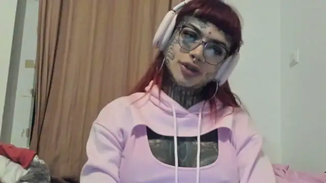 tamarapervert's Stripchat show and profile