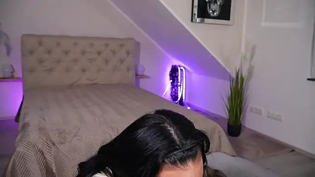 hotmilfbitch live sex cam