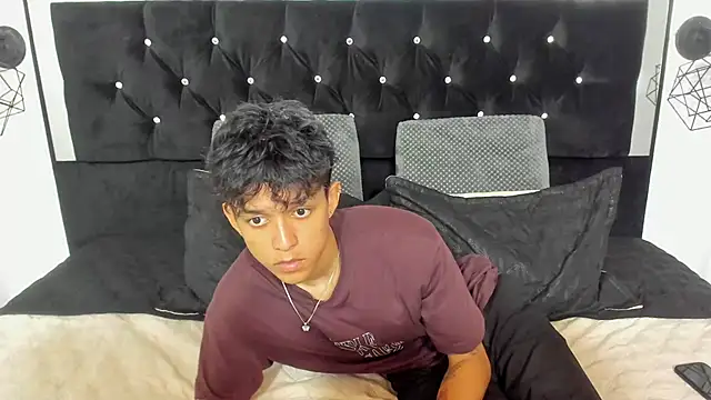 Sebas_cat live sex cam