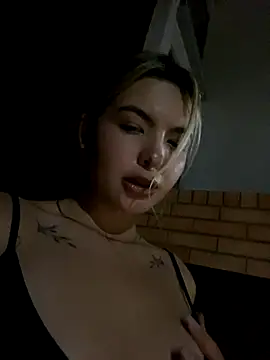 Odett_ live sex cam