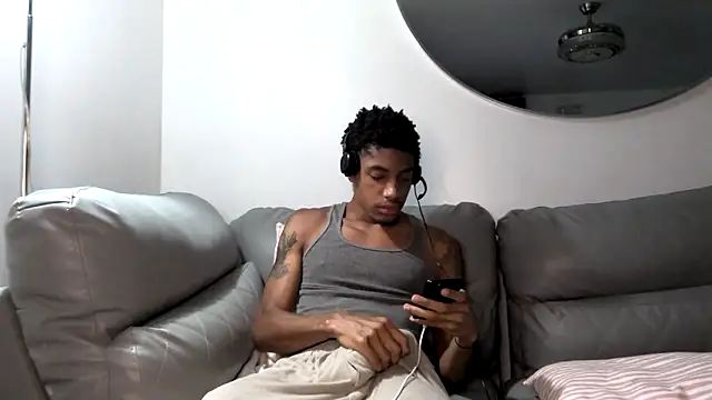 BlackBullTitus live sex cam