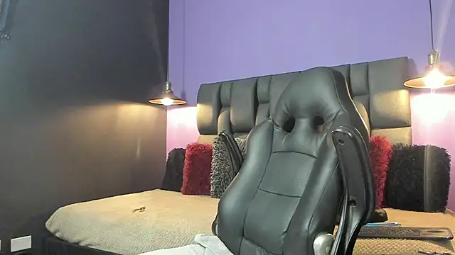 Lyon_vach live sex cam