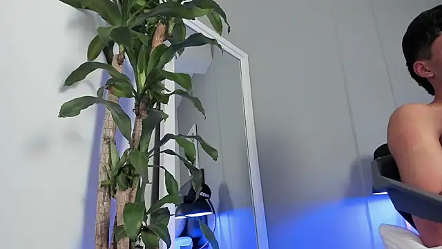 Tylerffoxx live sex cam