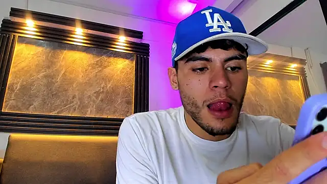 liam_genner_ live sex cam
