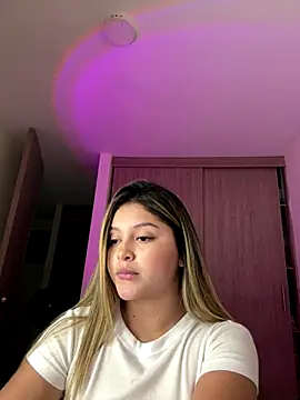 lunablossom_ live sex cam