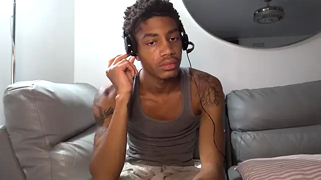 BlackBullTitus live sex cam