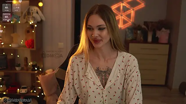 ManiFreyja live sex cam