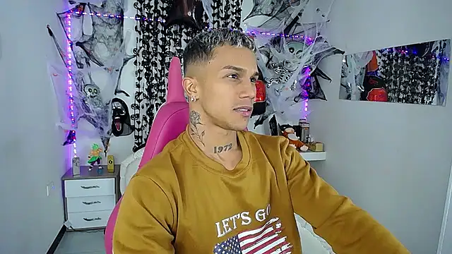 Leonard_Price live sex cam
