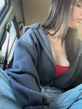 JulliaVegas live sex cam