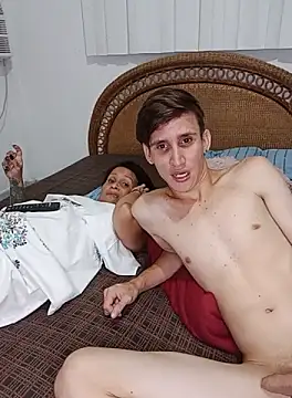 Milfvalesk live sex cam