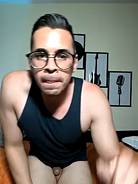 towers_j's Stripchat show and profile