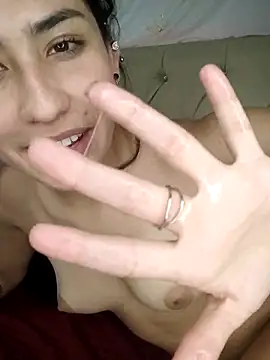 YoungHearXX live sex cam