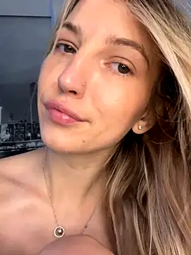 Adelina0001 live sex cam