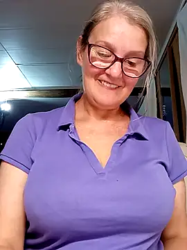 irinamaux live sex cam