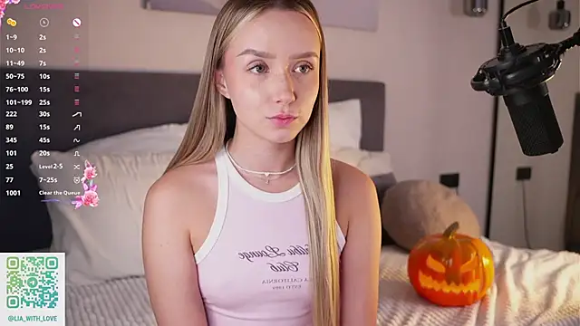 HollisBeckett live sex cam