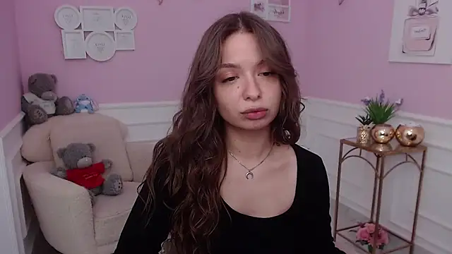 LucySkilar live sex cam