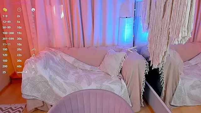 MilliMouse live sex cam