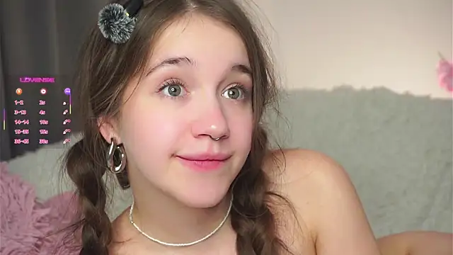 AmiLewis live sex cam