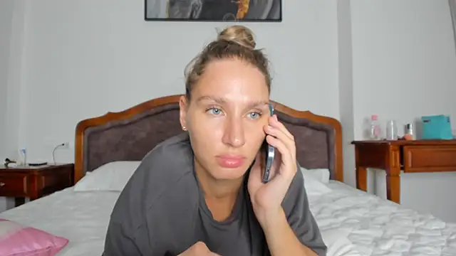 SofiClimbing live sex cam