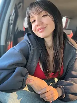 JulliaVegas live sex cam