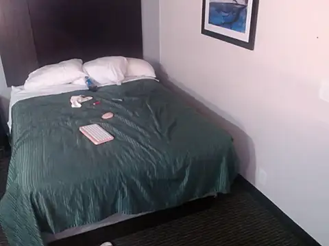 allissonw13 live sex cam