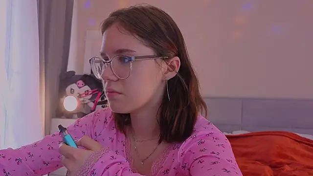 Mia_Luw live sex cam