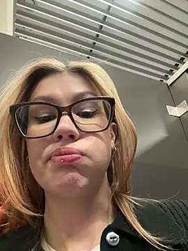 RinaCat live sex cam