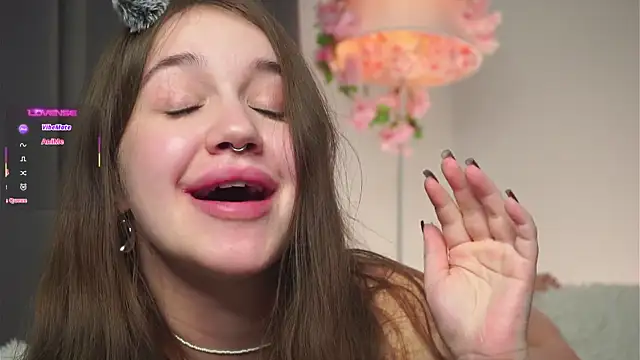 AmiLewis live sex cam