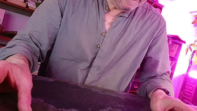 yvanbonar live sex cam
