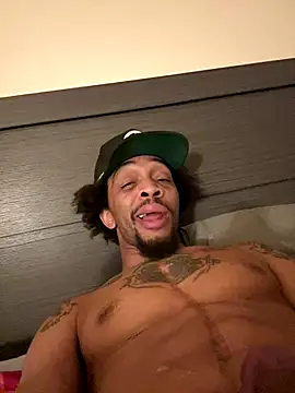 thefreakscomeoutatnight live sex cam