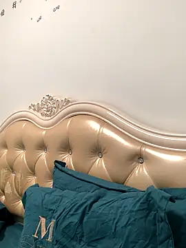 Mile-m live sex cam