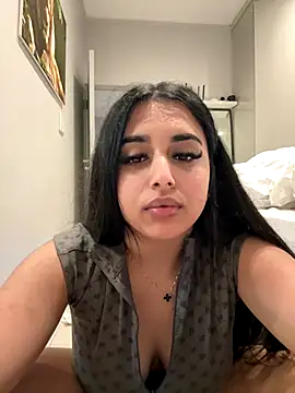 LilMisIndianx live sex cam