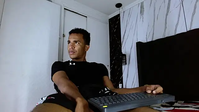 aston_xvera live sex cam