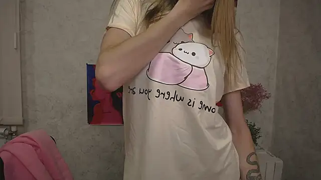 AliceFlirtt_ live sex cam