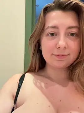 curvyflawless live sex cam