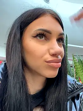 ilariea_girl live sex cam