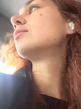 QuitieLia live sex cam