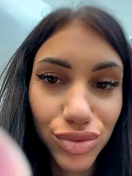 ilariea_girl live sex cam
