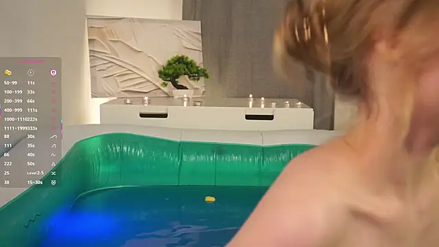 HoneyRay live sex cam