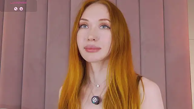 MayaSolar live sex cam