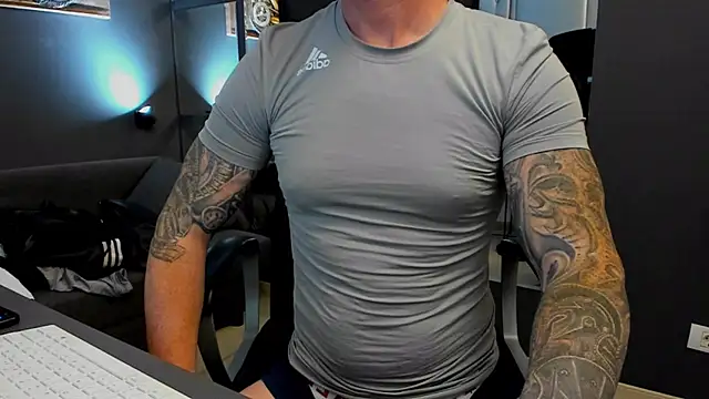 AronGrant live sex cam