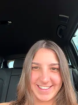 DoriDeluxe66 live sex cam