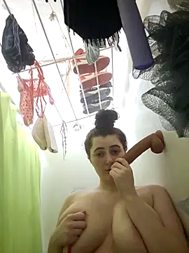 Snowbunnycake_131 live sex cam