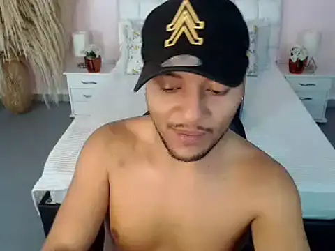 Max_Rivers live sex cam