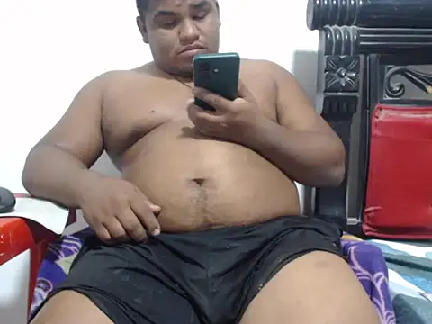 PONSE_LATINO live sex cam