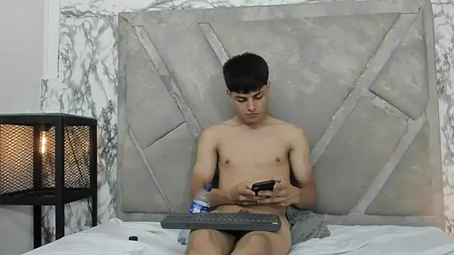 Logan_Jhonson live sex cam